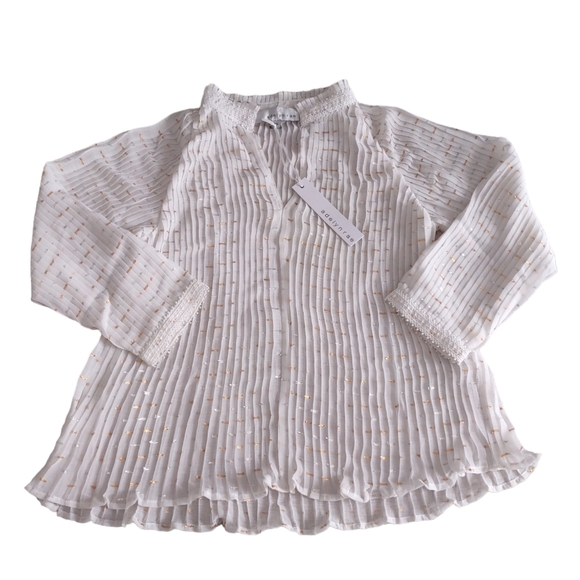 NWT Adelyn Rae XS White Gold Silver Foil Metallic Speckled Pleated Top - Picture 1 of 15